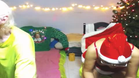 Snapshot of cuteandsexyone chatting on December 24, 2024, 7:44 pm CuteAndSexyOne Na and Brian online show from December 24, 2024, 7:44 pm
