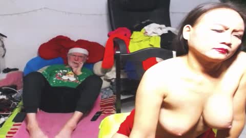 Snapshot of cuteandsexyone chatting on December 30, 2024, 5:34 pm CuteAndSexyOne Na and Brian online show from December 30, 2024, 5:34 pm