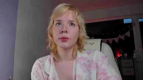 Amy online show from November 23, 2025, 11:21 am