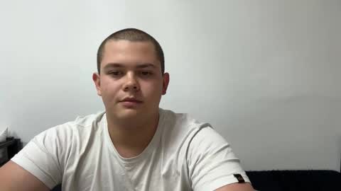 Snapshot of cutebutnaughty_ chatting on October 1, 2025, 6:14 pm Alex online show from October 1, 2025, 6:14 pm