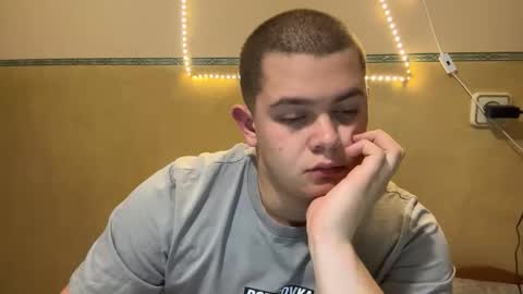 Snapshot of cutebutnaughty_ chatting on November 1, 2025, 7:49 pm Alex online show from November 1, 2025, 7:49 pm