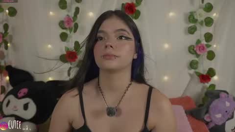Snapshot of cutee_andrea chatting on July 19, 2026, 2:37 am Andrea 3 online show from July 19, 2026, 2:37 am