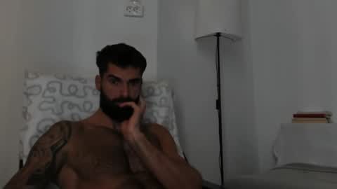 cuteeboy online show from October 31, 2025, 8:48 am