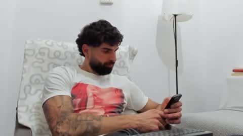 cuteeboy online show from February 28, 2026, 4:41 pm