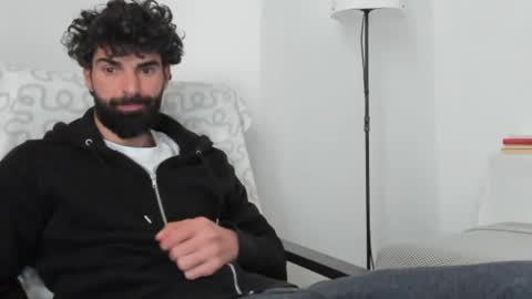 cuteeboy online show from April 11, 2026, 8:51 am