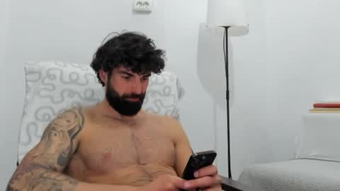 Snapshot of cuteeboy chatting on May 5, 2026, 8:17 pm cuteeboy online show from May 5, 2026, 8:17 pm