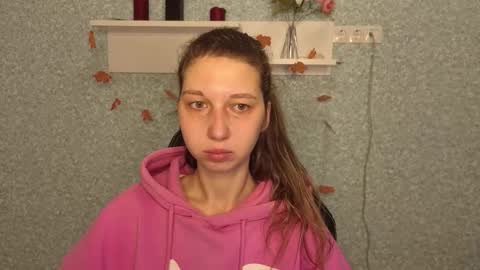 Elli online show from November 24, 2025, 5:29 am