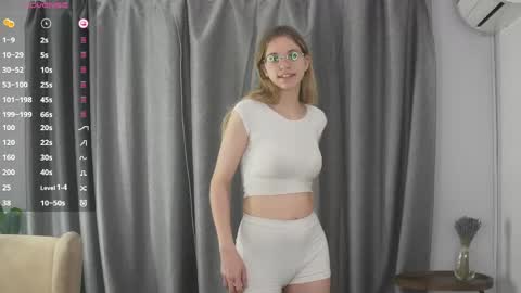 Melisa online show from April 15, 2026, 7:54 pm