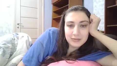 cutekattie online show from November 26, 2025, 5:19 am