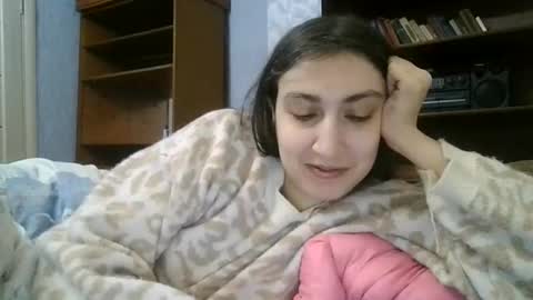 cutekattie online show from December 3, 2025, 5:04 am