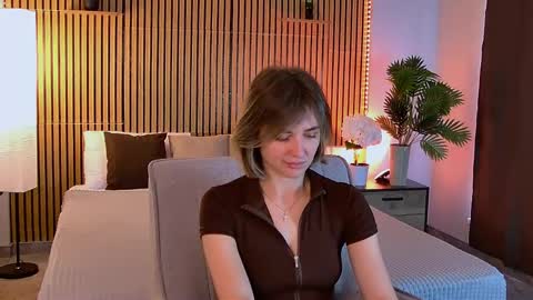 cutemirage online show from April 13, 2026, 3:06 pm