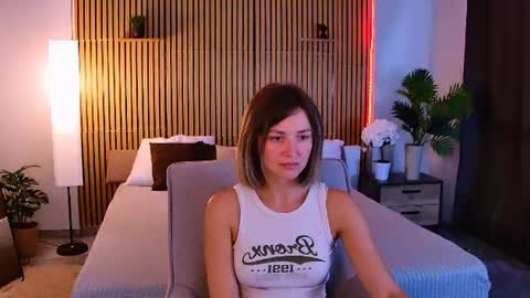 cutemirage online show from June 18, 2026, 2:43 pm