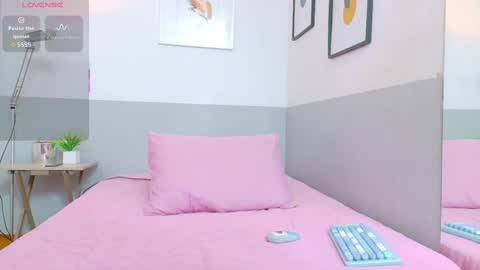 cutepetitee online show from October 29, 2025, 7:04 pm