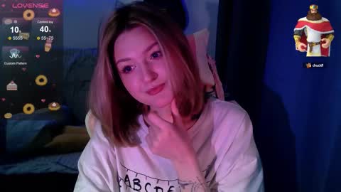 cutepie33 online show from October 10, 2025, 4:44 am