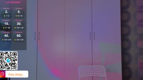 Snapshot of cuteroxyfoxyy chatting on March 3, 2025, 6:37 am Roxy online show from March 3, 2025, 6:37 am