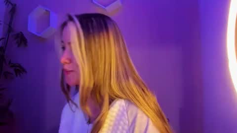 cutesamantha_ online show from May 14, 2026, 9:32 pm