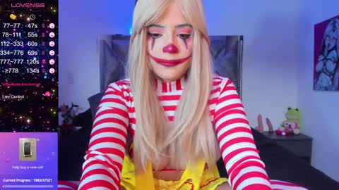 cutesarah_10 online show from December 1, 2024, 9:04 pm