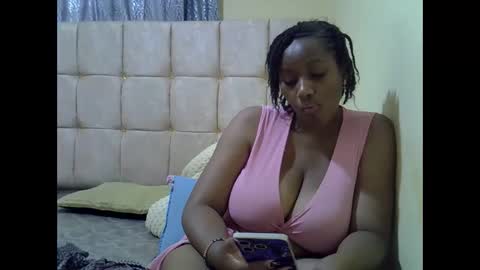Snapshot of cutestebony1 chatting on December 2, 2025, 5:46 am cutestebony1 online show from December 2, 2025, 5:46 am