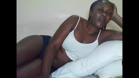 Snapshot of cutetinah chatting on October 14, 2025, 7:47 pm TAMARA online show from October 14, 2025, 7:47 pm