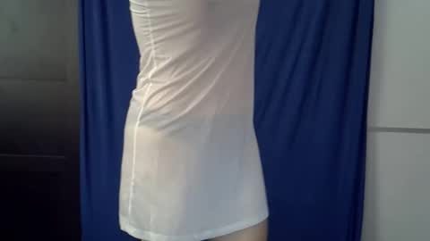 cutie_bee online show from May 19, 2026, 6:53 am