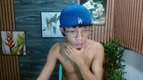cutie_mico online show from November 19, 2025, 10:37 am
