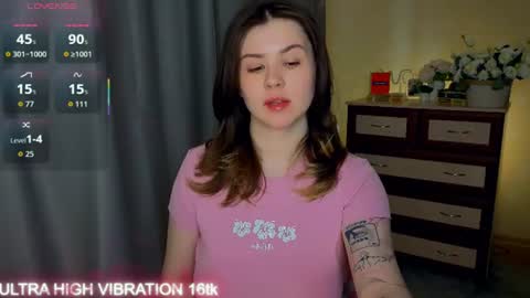 Snapshot of cutie_mili chatting on June 19, 2026, 12:31 pm mili online show from June 19, 2026, 12:31 pm