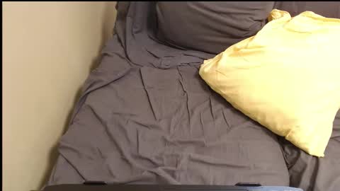 cutie_peach online show from October 19, 2025, 12:06 pm