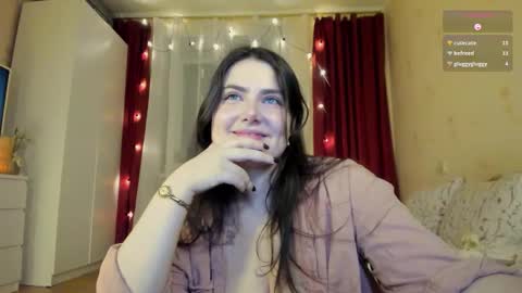 Pearl online show from October 31, 2025, 3:13 pm