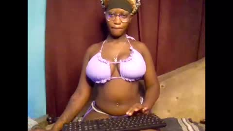 Snapshot of cutie_pumpkin_ chatting on April 20, 2026, 8:39 am CUTIE online show from April 20, 2026, 8:39 am
