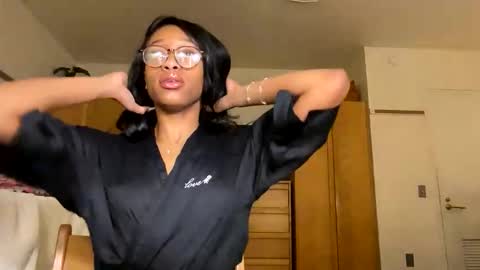 Snapshot of cutieeeva chatting on February 19, 2026, 7:43 pm cutieeeva online show from February 19, 2026, 7:43 pm