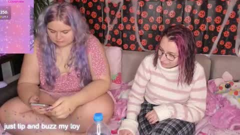 cutielanalova online show from November 2, 2025, 4:42 pm