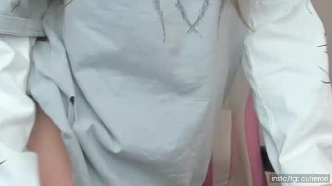 Snapshot of cutierori chatting on December 12, 2024, 4:04 am Rori  Instagram cutierori  online show from December 12, 2024, 4:04 am