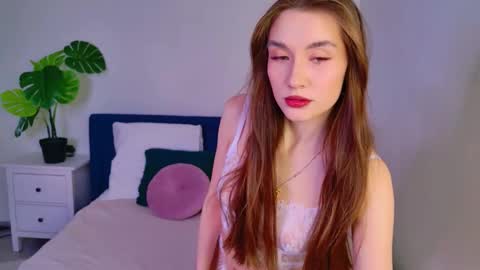 Vivienne online show from March 9, 2026, 1:59 pm