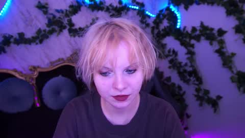 cutiiebunny online show from October 25, 2025, 6:43 am