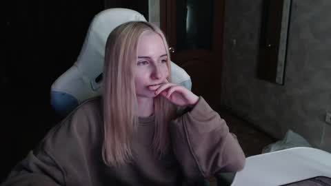 Cutti Crystal online show from April 12, 2026, 4:12 pm