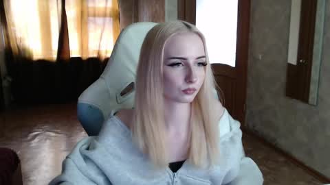 Cutti Crystal online show from April 14, 2026, 12:11 pm