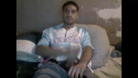 Snapshot of cuver1990 chatting on December 1, 2025, 10:15 pm cuver1990 online show from December 1, 2025, 10:15 pm