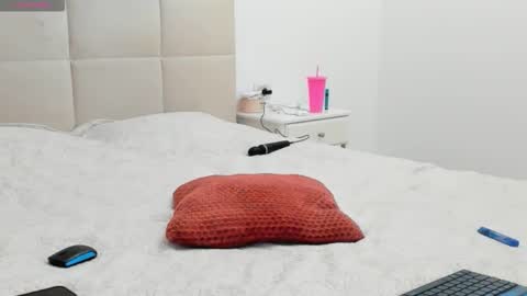 Eva online show from October 20, 2025, 5:57 pm