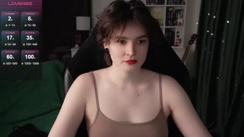 Helen Blossom online show from November 25, 2025, 8:42 pm