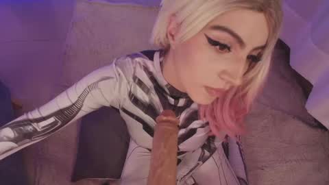  cyber zoe   online show from April 10, 2026, 11:09 pm