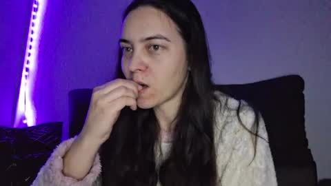 Cyndee Winter online show from December 17, 2024, 11:38 pm