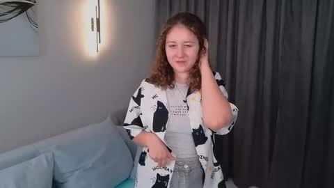 Snapshot of cynthia_myers chatting on October 21, 2025, 2:07 pm Lola online show from October 21, 2025, 2:07 pm