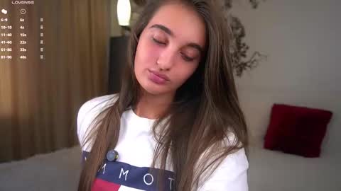 Isabella online show from September 28, 2025, 1:33 am