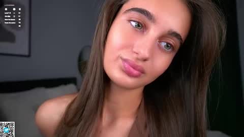 Isabella online show from November 13, 2025, 1:04 am