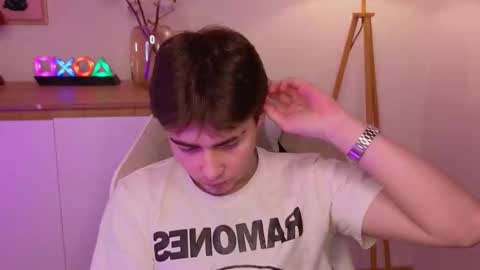 Snapshot of d3s_dn chatting on March 6, 2026, 3:41 pm Diss online show from March 6, 2026, 3:41 pm