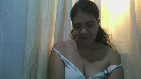 Snapshot of d84real chatting on October 19, 2025, 11:27 pm Virg online show from October 19, 2025, 11:27 pm