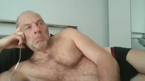 Snapshot of dab2912 chatting on April 17, 2026, 4:21 pm dab2912 online show from April 17, 2026, 4:21 pm
