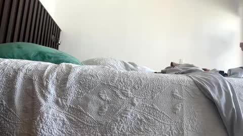 Jewbb online show from April 12, 2026, 7:19 pm