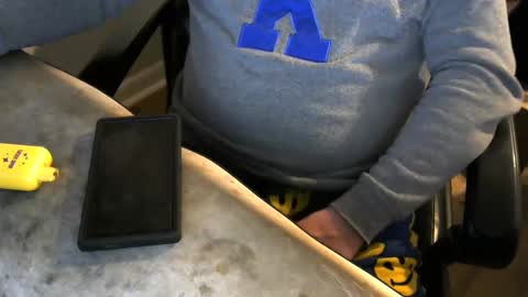 Snapshot of daddiessissyboy chatting on December 13, 2024, 3:27 am daddiessissyboy online show from December 13, 2024, 3:27 am