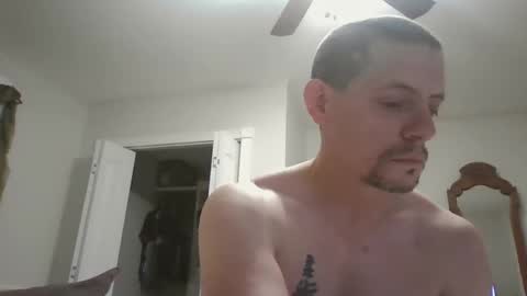 Snapshot of daddy_smallz chatting on December 18, 2025, 11:22 pm XChampX online show from December 18, 2025, 11:22 pm